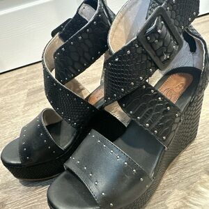 Freebirds size 8 Black Wedge Sandals Terra Leather Snakeskin sexy buckle